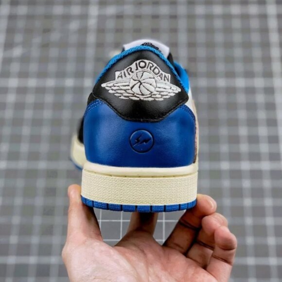 Travis Scott x AJ 1 Retro Low OG SP Fragment White Blue Daily - Picture 4 of 10